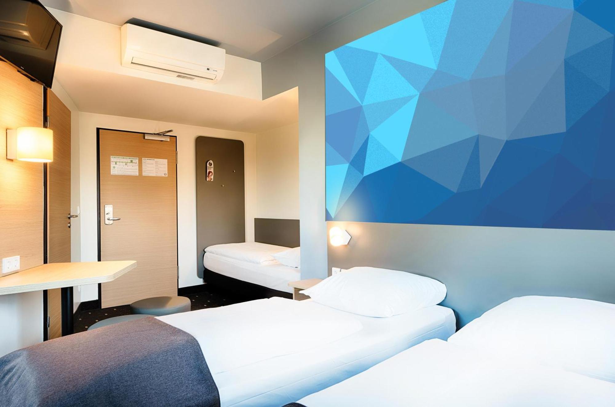 B&B Hotel Stuttgart-Airport/Messe Dış mekan fotoğraf