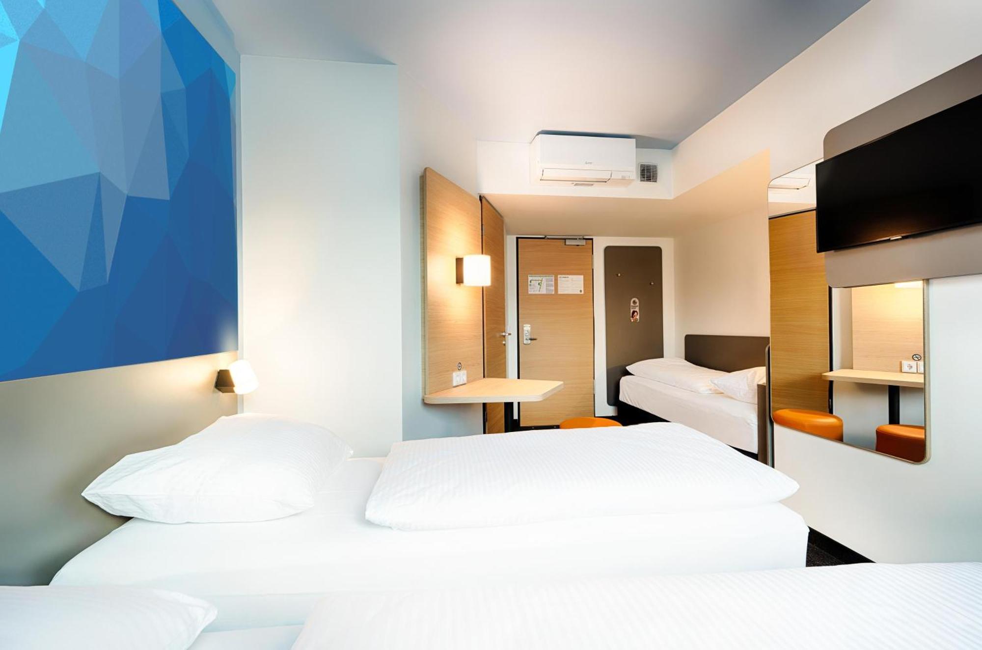 B&B Hotel Stuttgart-Airport/Messe Dış mekan fotoğraf