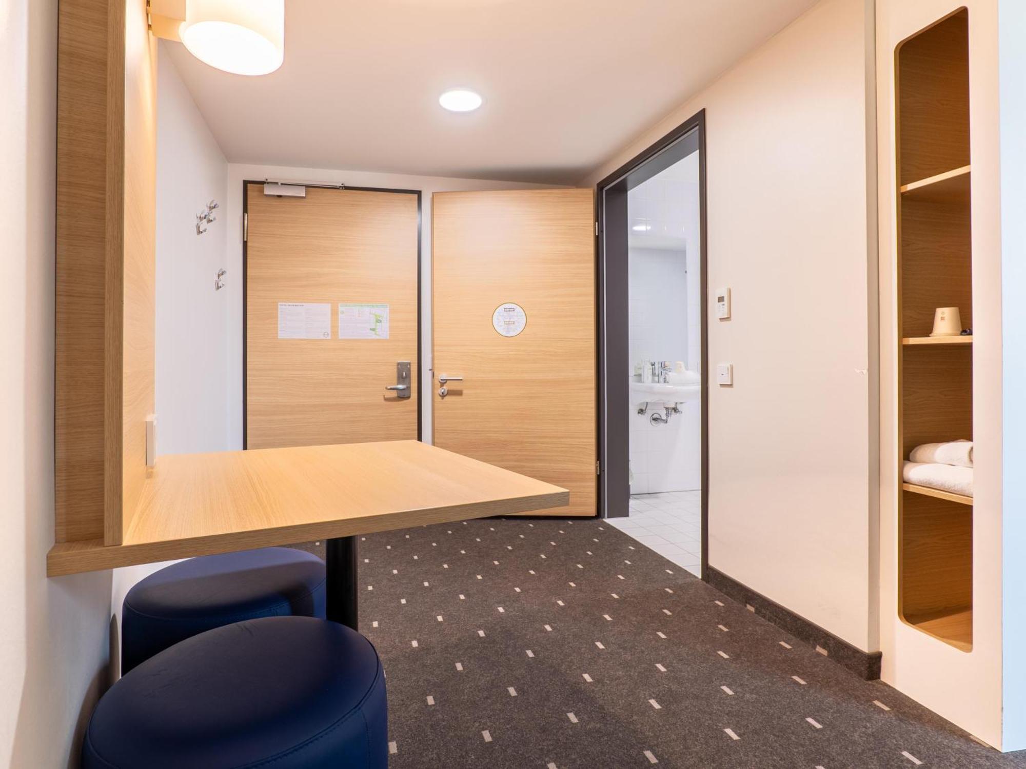B&B Hotel Stuttgart-Airport/Messe Dış mekan fotoğraf