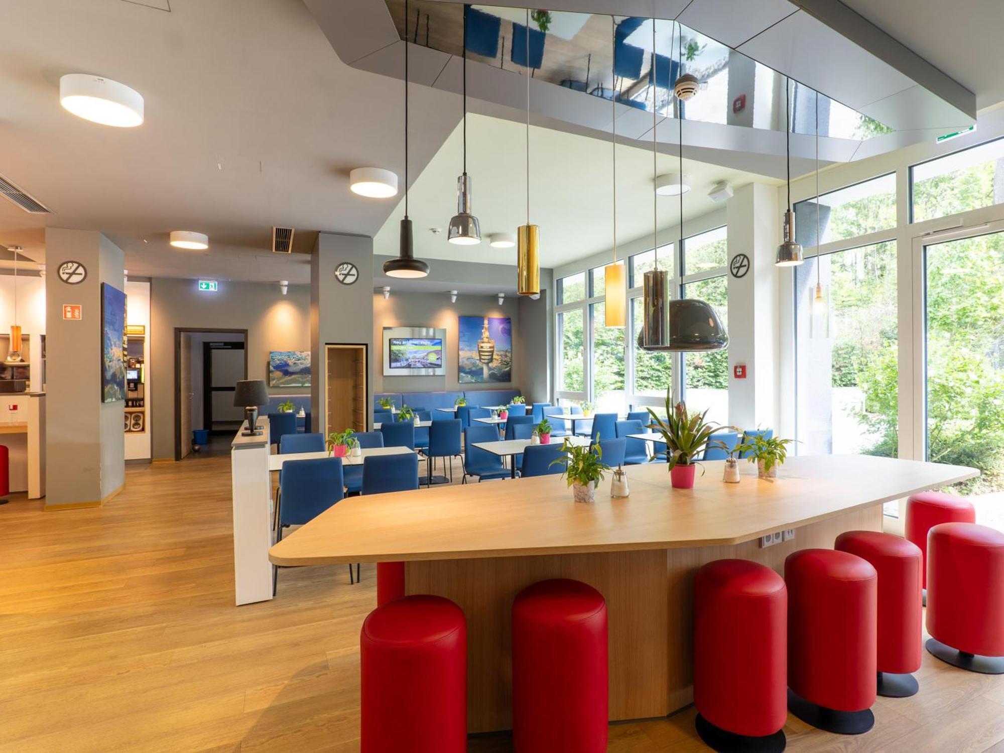 B&B Hotel Stuttgart-Airport/Messe Dış mekan fotoğraf