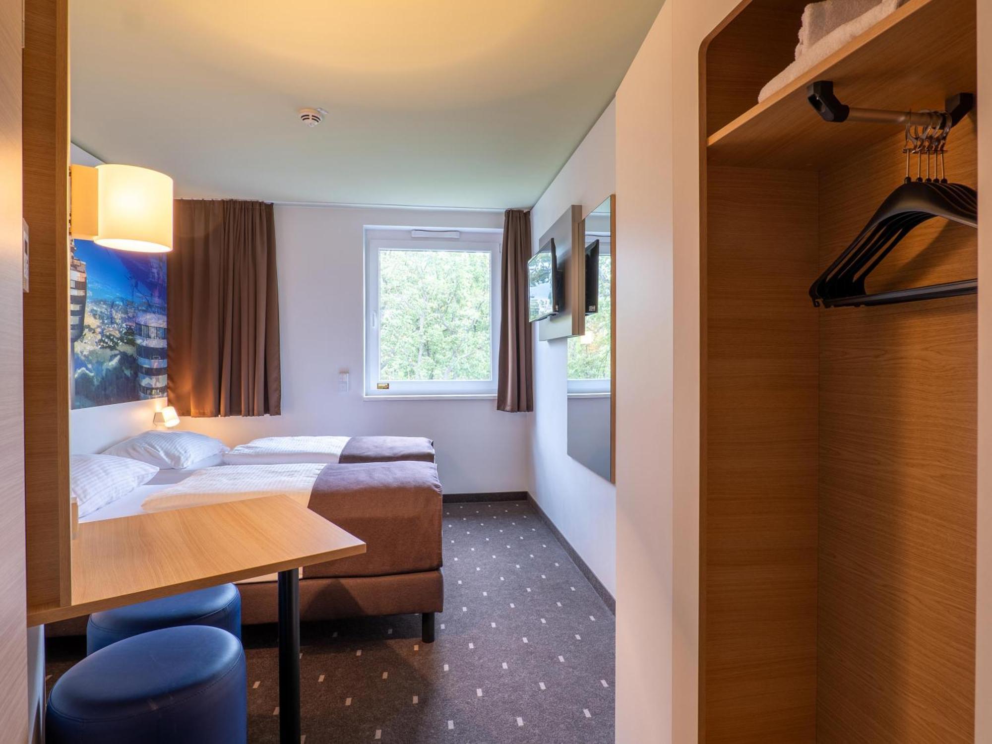 B&B Hotel Stuttgart-Airport/Messe Dış mekan fotoğraf